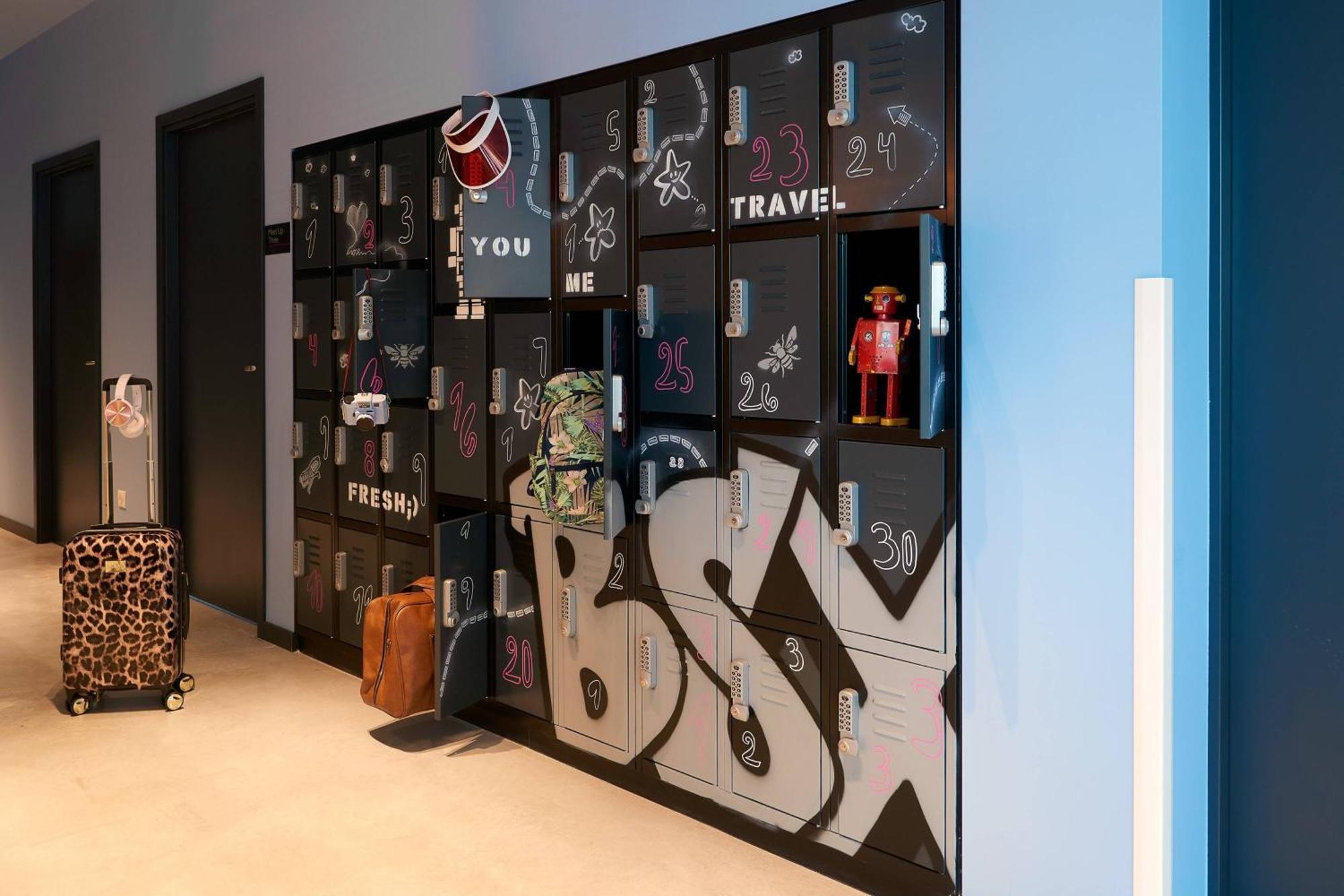 Moxy Sophia Antipolis Hotel Biot Buitenkant foto