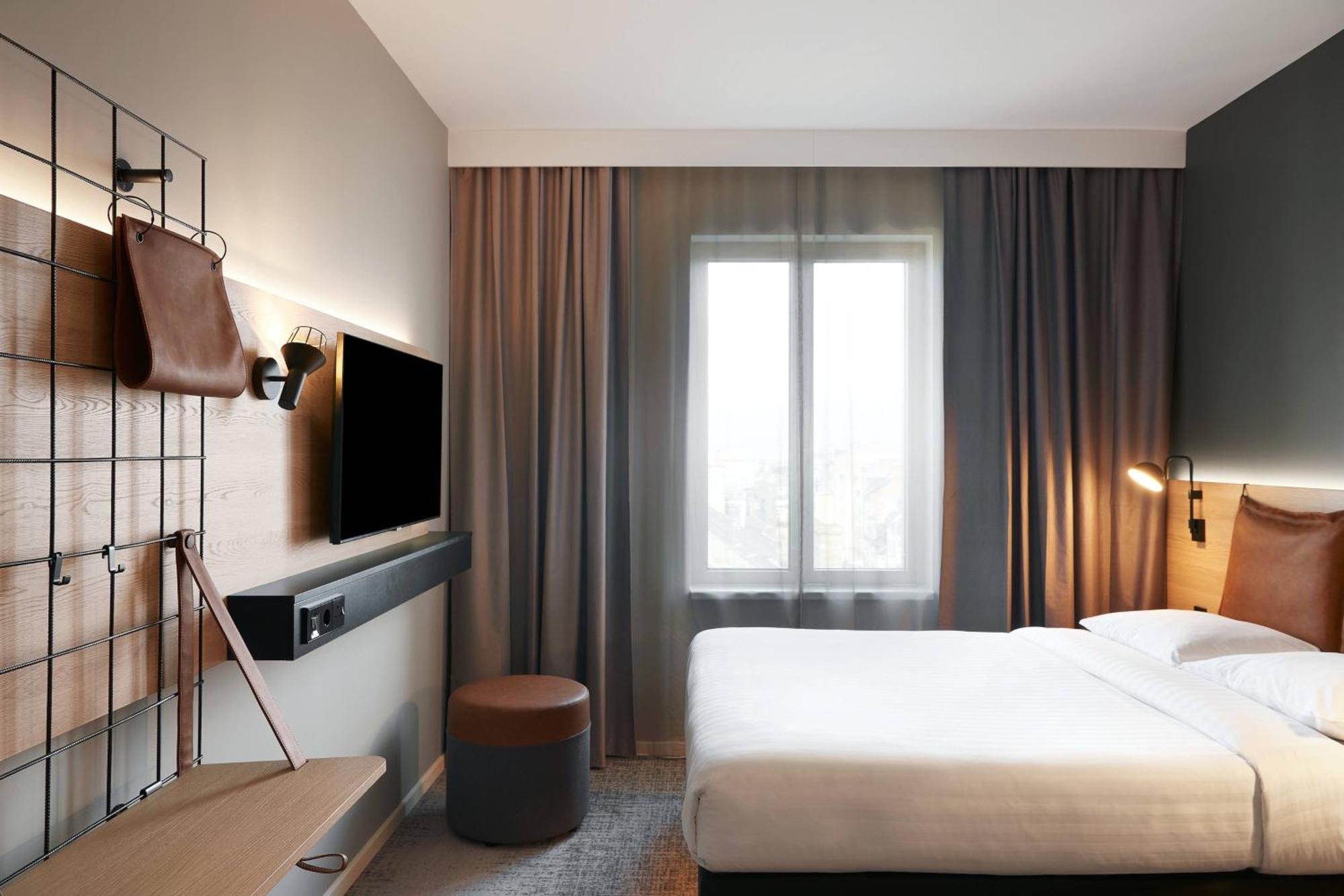 Moxy Sophia Antipolis Hotel Biot Buitenkant foto