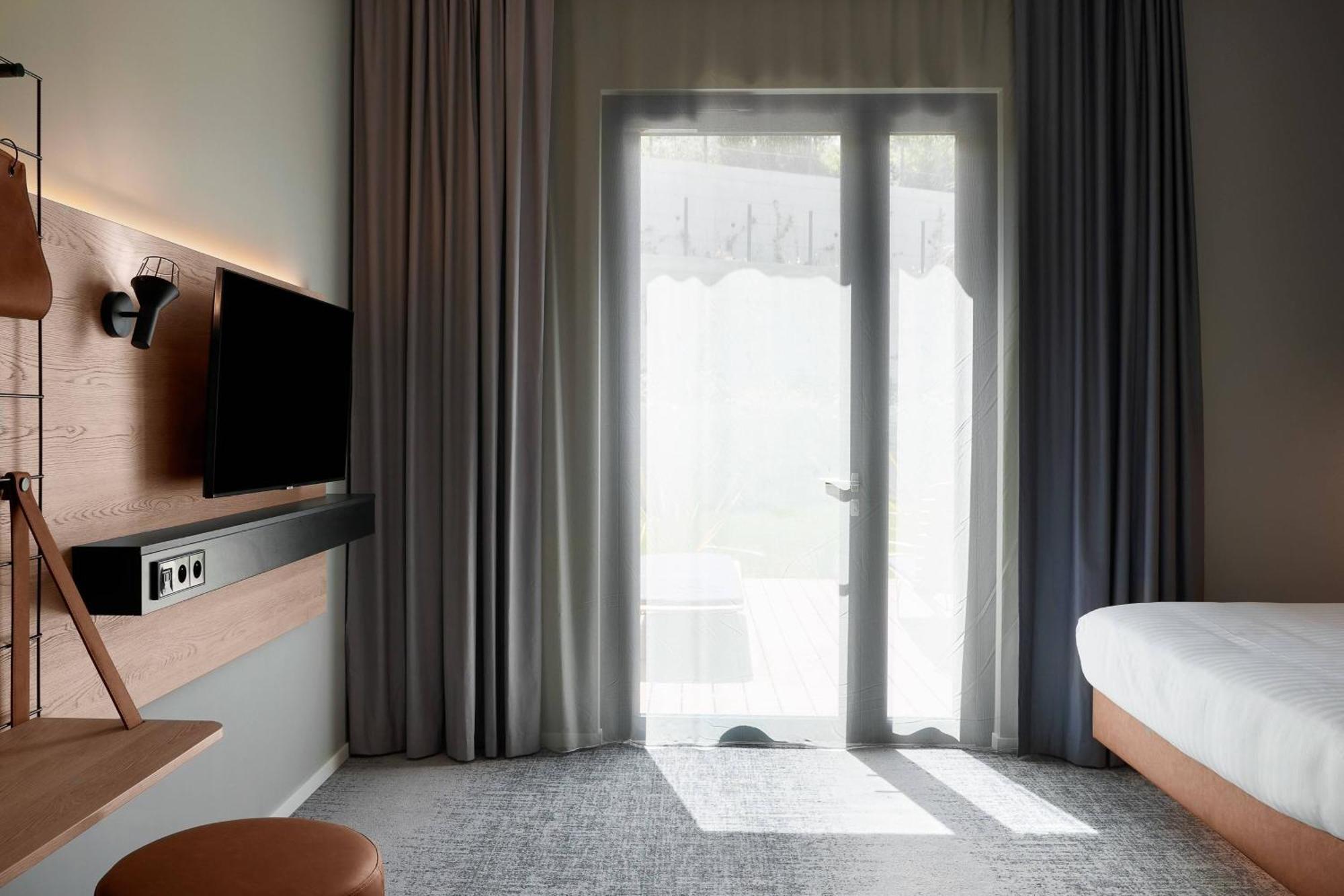 Moxy Sophia Antipolis Hotel Biot Buitenkant foto